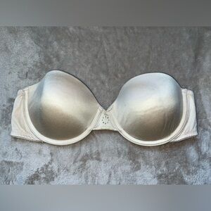 Skin‎ color strapless bra